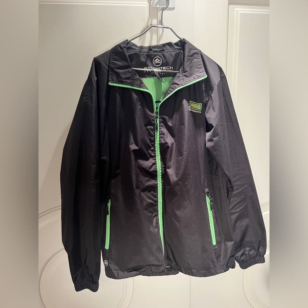 Large Howard Hanna storm tech jacket